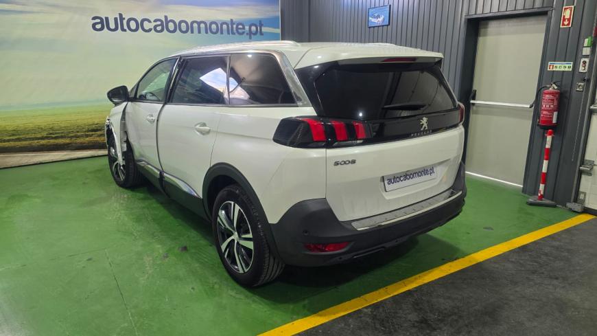 Peugeot 5008 1.2 Puretech ALLURE - Auto Cabomonte Compra e Venda de Salvados