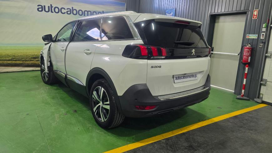 Peugeot 5008 1.2 Puretech ALLURE - Auto Cabomonte Compra e Venda de Salvados