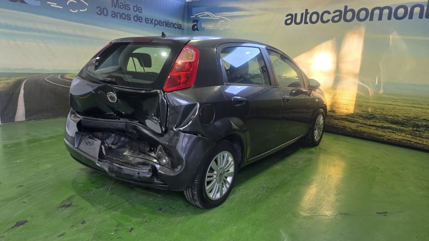 Fiat Punto 1.2 - Auto Cabomonte Compra e Venda de Salvados