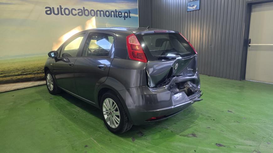 Fiat Punto 1.2 - Auto Cabomonte Compra e Venda de Salvados