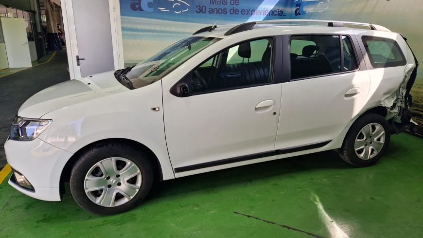 Dacia Logan MCV 0.9 Confort - Auto Cabomonte Compra e Venda de Salvados