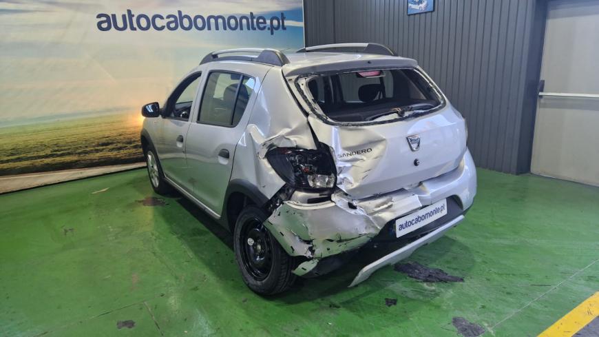 Dacia Sandero Stepway 0.9 TCE - Auto Cabomonte Compra e Venda de Salvados