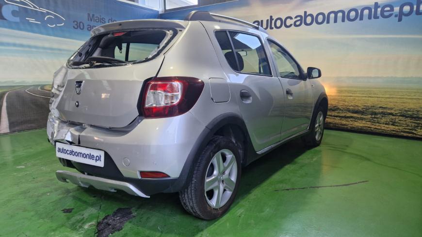 Dacia Sandero Stepway 0.9 TCE - Auto Cabomonte Compra e Venda de Salvados