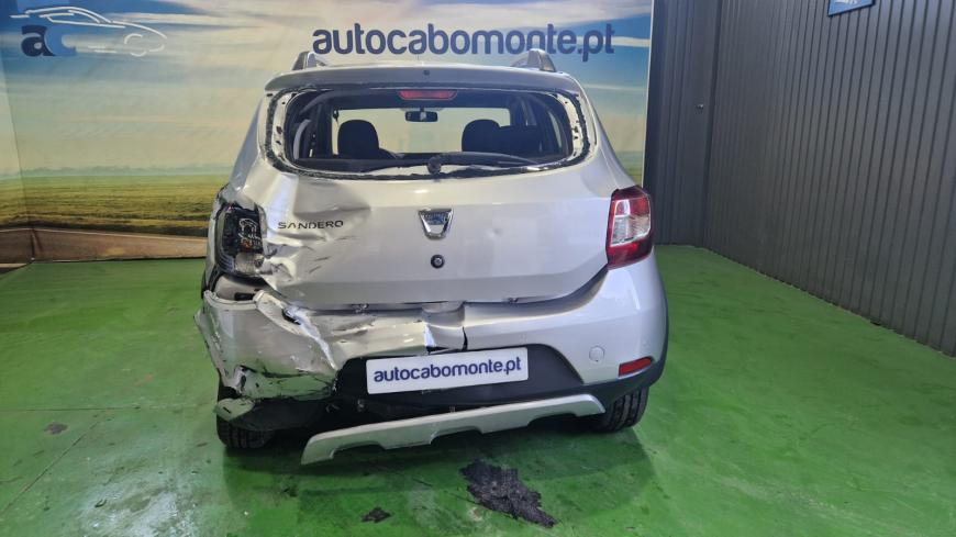 Dacia Sandero Stepway 0.9 TCE - Auto Cabomonte Compra e Venda de Salvados