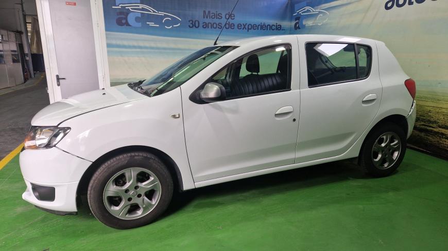 Dacia Sandero 0.9 TCE - Auto Cabomonte Compra e Venda de Salvados