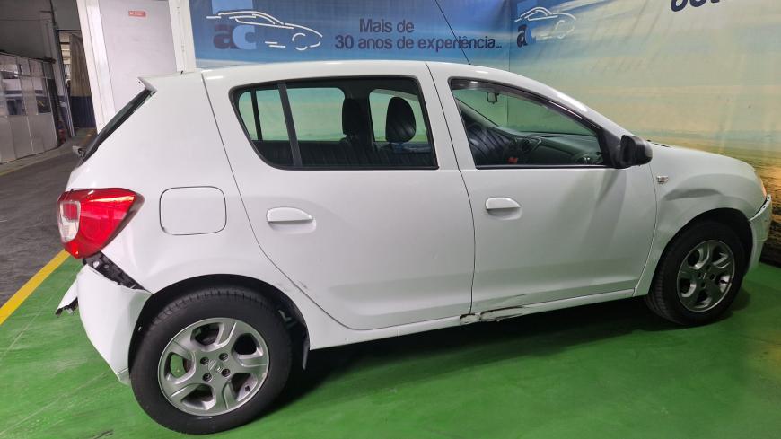 Dacia Sandero 0.9 TCE - Auto Cabomonte Compra e Venda de Salvados