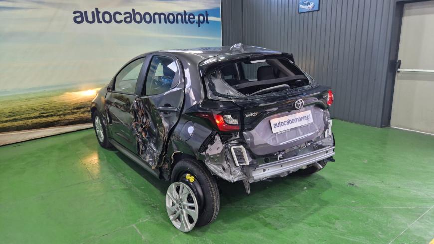 Toyota Yaris 1.5 HDF - Auto Cabomonte Compra e Venda de Salvados