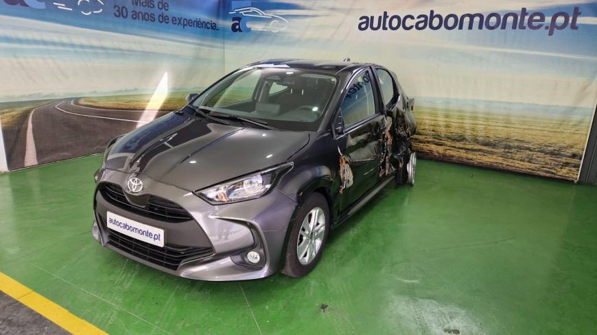 Toyota Yaris 1.5 HDF - Auto Cabomonte Compra e Venda de Salvados