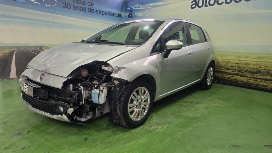 Fiat Punto 1.3 M-JET - Auto Cabomonte Compra e Venda de Salvados