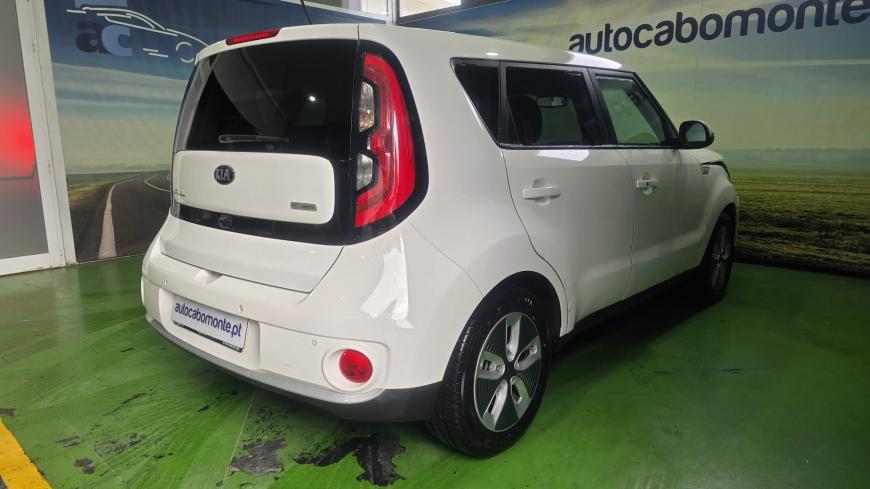 Kia e-Soul  - Auto Cabomonte Compra e Venda de Salvados