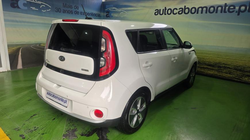 Kia e-Soul  - Auto Cabomonte Compra e Venda de Salvados