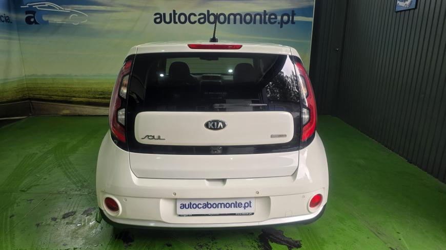 Kia e-Soul  - Auto Cabomonte Compra e Venda de Salvados