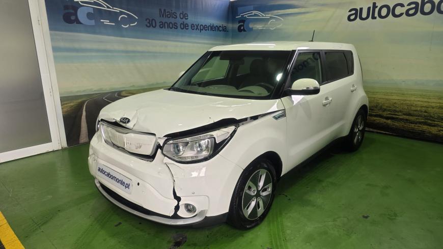 Kia e-Soul  - Auto Cabomonte Compra e Venda de Salvados