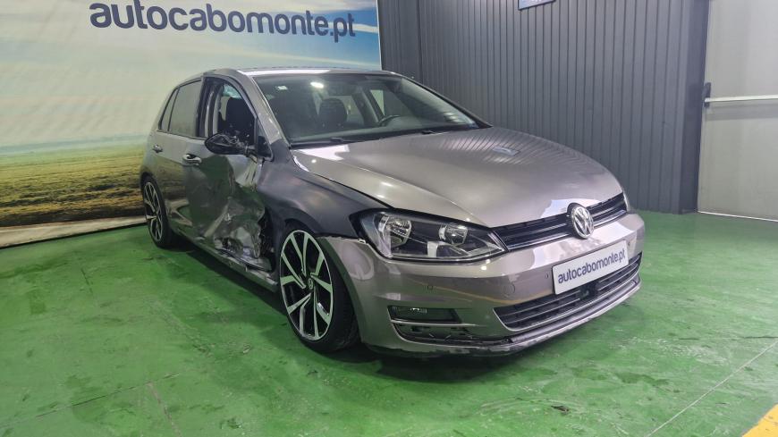 Volkswagen Golf 1.6 TDI - Auto Cabomonte Compra e Venda de Salvados