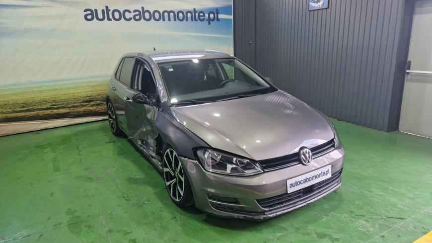 Volkswagen Golf 1.6 TDI - Auto Cabomonte Compra e Venda de Salvados