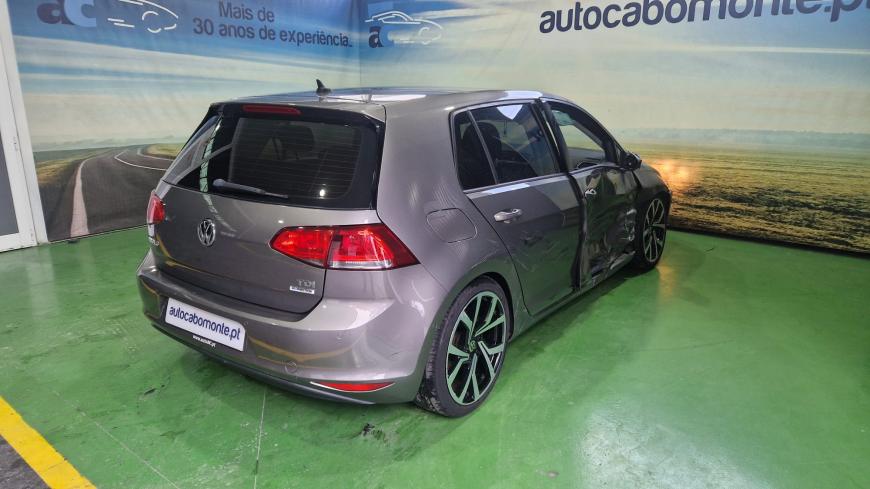 Volkswagen Golf 1.6 TDI - Auto Cabomonte Compra e Venda de Salvados