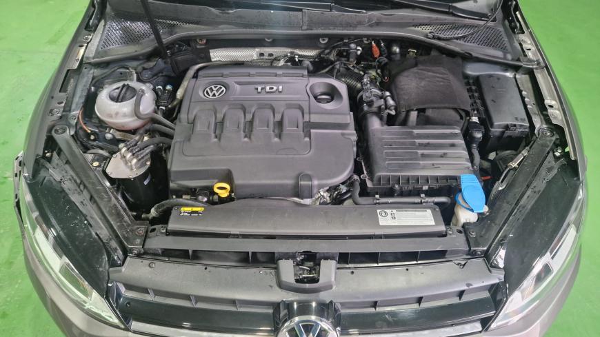 Volkswagen Golf 1.6 TDI - Auto Cabomonte Compra e Venda de Salvados