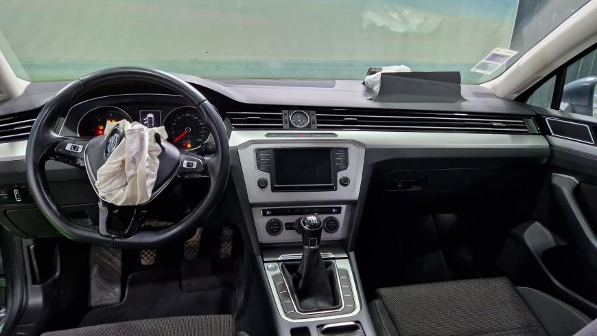Volkswagen Passat 1.6 TDI Confortline - Auto Cabomonte Compra e Venda de Salvados